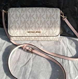 Michael Kors Cream and Pink pochette Crossbody Bag